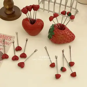 INS Home Fruit Sticks Creative Love Stainless Steel Pink Love Fruit Forks Popular High Beauty Cute Strawberry Fruit Sticks Food