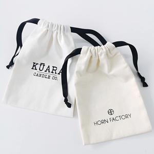 ถุงผ้าฝ้ายสีดำพิมพ์โลโก้ตามสั่ง สำหรับใส่ของขวัญน้ำหอม ป้องกันฝุ่นละออง ใช้ซ้ำได้ - Product Image 1