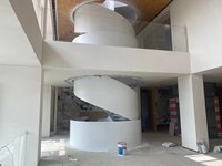 Escalier en spirale intérieur de luxe CBMmart avec éclairage LED, escalier courbé préfabriqué de qualité supérieure, escalier circulaire pour villa