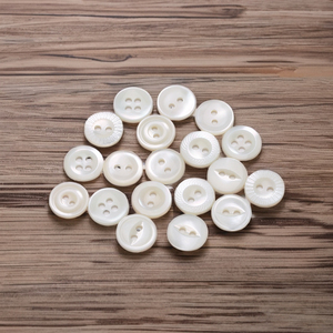 Nút vỏ Trắng-phẳng, trang trí ngọc trai, 2 lỗ, cho áo sơ mi nam chính thức - Product Image 1