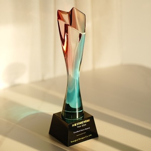 รางวัลคริสตัลน้ำแบบสั่งทำพิเศษ รางวัลประจำปี <span class=keywords><strong>ประกัน</strong></span>ภัยแชมป์ รางวัลพนักงานดีเด่น สร้างสรรค์ หรูหรา สง่างาม - Product Image 1