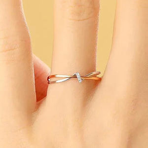 CAOSHI Dainty Two Tone Plated Twist Design Sparkling Round Zircon Anillos finos para compromiso nupcial CZ Anillos Joyería para mujeres - Product Image 4