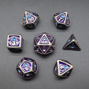 En stock, jeu de dés en métal spécial exclusif DND Gamers avec un beau point de couleur - Product Image 1