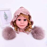 Joli bébé chandails en tricot câble avec de vraies boules de fourrure de renard librement collocation bébé pull tricoté avec chapeau manteau bébé costume en tricot