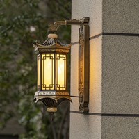 Lampe murale solaire moderne d'extérieur IP65 étanche en alliage d'aluminium et PC, forme cylindrique carrée, avec verre borosilicate et LED dimmable pour