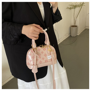 Nuevo Bolso Bandolera de Diseño para Mujer, en Cuero PU de Lujo, Estilo Vintage, con Cadenas Decorativas y Cierre - Product Image 6