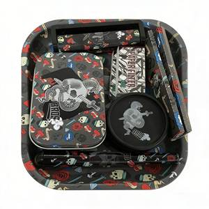 Set di Accessori Personalizzati OEM/ODM in Stock: Libretto di Consigli + Vassoio per Rollare + Grinder + Macchina Rollatrice + Rotolo di Carta per Rollare - Product Image 4