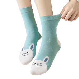 Calcetines para niños con logotipo personalizado dibujos animados infantil grueso invierno bambú divertido niño algodón orgánico agarre antideslizante bebé Calcetines antideslizantes para niños - Product Image 6