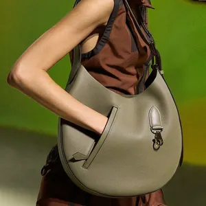2023 New Women's Large Capacity Round Warm Handbag Shoulder Belt Half Moon Hobo Bag