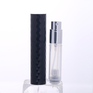 ขวดน้ำหอมรีฟิลรูปทรงเพชรขนาด 5 มล. ขวดพกพาสำหรับเดินทางพลาสติกสีเขียว - Product Image 3