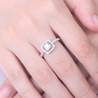 Grossiste en bijoux Sun Star, bijoux tendance en argent sterling 925, bagues de fiançailles simples et élégantes avec zircone cubique taille princesse