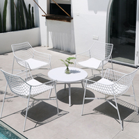 Mingmeng conception Simple pas cher café en plein air grille métallique chaise de Restaurant Bertoia meubles de jardin avec coussin en polyuréthane