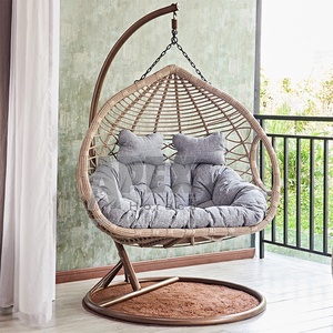 Silla colgante de mimbre con marco de aluminio para exteriores, hamaca de lujo con forma de huevo, cojines - Product Image 1