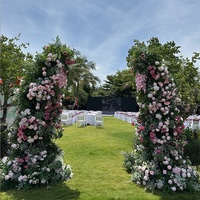 LQ LQHL009 Ensemble d'arche de cérémonie de mariage personnalisé violet, design corne de bœuf, matériaux mixtes, fleurs artificielles, pour scène et photo