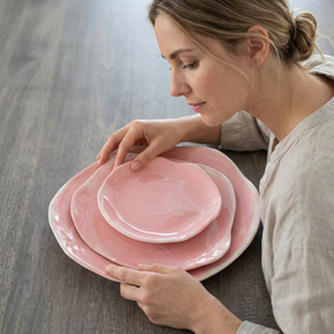 Bol à salade en résine sculptée personnalisé pour les fêtes, vaisselle et articles de cuisine faits à la main pour les restaurants et la restauration par Handmade Collection - Product Image 1