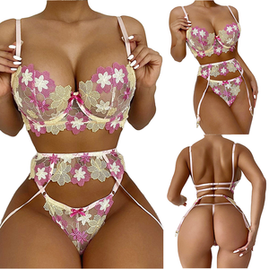 Beste Kwaliteit <span class=keywords><strong>3</strong></span>-delige Dames Sexy Lingerie Set Borduurwerk Kant Bloem Design Rugloos Ondergoed - Product Image 1