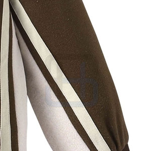 Ofrecemos chaquetas universitarias clásicas de primera calidad, fabricadas con precisión y cuidado, con puños acanalados, OEM. - Product Image 5