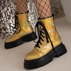 Bottines plates pour femmes à semelles épaisses brillantes, plateforme haute, en cuir métallisé, à lacets - Product Image 2