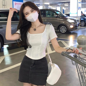 Camiseta de Verano Coreana con Cuello Cuadrado y Manga Corta para Mujer, Diseño Moderno y Elegante, Corte Ajustado, Top Corto a la Moda - Product Image 2