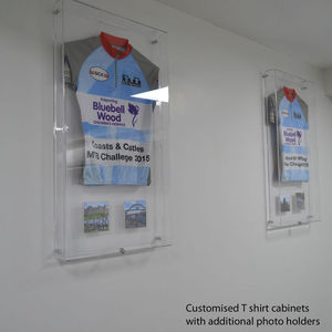 Jersey acrílico <span class=keywords><strong>de</strong></span> montaje en pared, marco <span class=keywords><strong>de</strong></span> camiseta, montado en la pared, Jersey pequeño, marco <span class=keywords><strong>de</strong></span> cristal, <span class=keywords><strong>vitrina</strong></span> con parte trasera espejada - Product Image 3