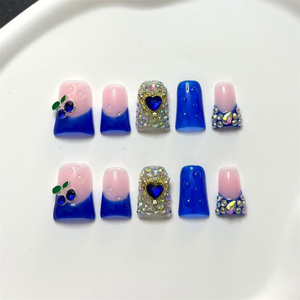 Faux ongles carrés courts faits à la main, rose French manucure avec motifs floraux 3D et strass, ongles d'orteil en acrylique de luxe - Product Image 5