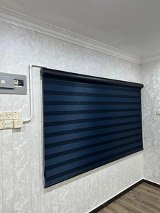Stores enrouleurs motorisés électriques intelligents en polyester uni pour fenêtres coulissantes, idéaux pour la maison et le bureau, offrant protection solaire et intimité - Product Image 3