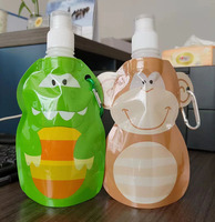Pochette à bec sans BPA 300-350ml Sac pour bouteille d'eau pliable et pliable avec mousqueton pour enfants