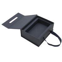 Boîte cadeau magnétique rigide pliable en noir mat avec impression partielle de logo UV en feuille d'or argentée de luxe personnalisée Pulida 2025