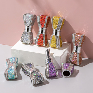 2025 sang trọng tùy chỉnh Slim BOW TIE Lip Balm ống thân thiện với môi rỗng nhãn hiệu riêng hộp nhựa - Product Image 1