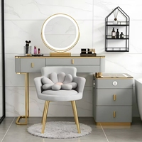 Vente flash, coiffeuse de luxe légère, cadre doré, tabouret à fleurs, ensemble de coiffeuse, miroir LED, tiroirs de rangement pour la chambre à coucher