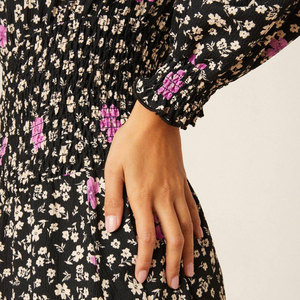 Vestido negro de manga larga con estampado floral para mujer, fabricantes de ropa, elegantes vestidos MIDI con cintura fruncida y logotipo personalizado - Product Image 4