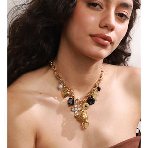 JINYOU 5362 Collar de Moda con Colgante de Elefante en Acero Inoxidable Chapado en Oro, Perlas, Flor de Resina y Cruz de Metal Acrílico - Product Image 5