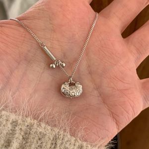 Collier pendentif boule florale en argent pur S925, nouveau style chinois, broderie de boule florale creuse avec perle de niche - Product Image 1