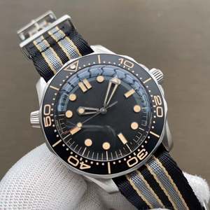 Reloj Mecánico para Hombre, Nuevo Modelo con Logotipo Personalizado OEM, Función de Alarma y Buceo, Resistente al Agua 30 bar, Acero Inoxidable de Lujo con Cristal de Zafiro - Product Image 2