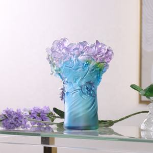 Jarrón Decorativo Artístico para el Hogar con Degradado de Color Morado y Diseño de Hortensias - Product Image 5