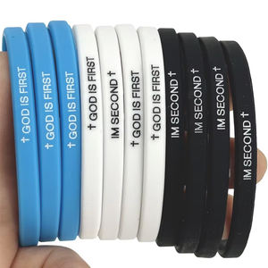 Dieu <span class=keywords><strong>de</strong></span> haute qualité est le premier, je suis la deuxième citation religieuse Bracelet en silicone Encre <span class=keywords><strong>de</strong></span> lettrage fin Bracelet promotionnel <span class=keywords><strong>de</strong></span> qualité supérieure - Product Image 5
