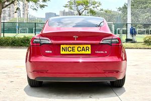 Autos Usados <span class=keywords><strong>Tesla</strong></span> <span class=keywords><strong>Model</strong></span> <span class=keywords><strong>3</strong></span> Eléctricos con Tracción Trasera, Calefacción de Asientos, Chip AMD, Puertas sin Marco y Modo de Vigilancia - Product Image 5
