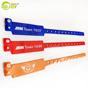 <span class=keywords><strong>Bracelet</strong></span> <span class=keywords><strong>d</strong></span>'<span class=keywords><strong>identification</strong></span> en vinyle PVC souple et confortable, à usage unique pour festivals et occasions spéciales - Product Image 6