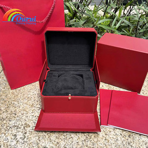 Estuche de reloj rojo premium, juego completo, con cojín de terciopelo suave, embalaje individual para reloj con bolsa de papel a juego y folleto para tienda minorista. - Product Image 4