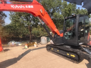 Excavatrices Kubota KX185 d'occasion haute performance, excavatrices 8T d'occasion, machines hydrauliques fabriquées au Japon, avec accessoire de pouce - Product Image 3