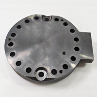 Pièces en acier 42CrMo4 usinées CNC robustes, support linéaire multi-trous, services de pièces de précision industrielle en Chine