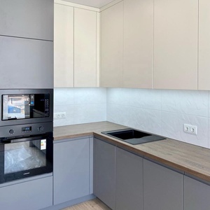 Mobili da Cucina Personalizzati con Pannelli Piatti Bicolore, Finitura Lucida o Opaca, Cassetti con Chiusura Ammortizzata per Ristrutturazione Cucina - Product Image 4