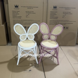 Chaise d'enfant en rotin faite à la main de qualité supérieure pour la location lors de fêtes, mariages et événements – Décoration en osier naturel, écologique et durable - Product Image 6