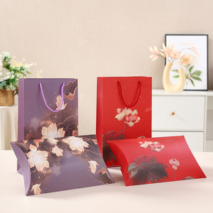 Nouvelle boîte cadeau en relief de style lotus pour écharpe et vêtements, emballage universel exquis en carton gris - Product Image 1
