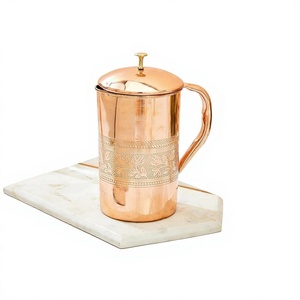 Pichet en Cuivre Vintage 1,7 L – Carafe Métallique Durable avec Design Classique Gravé – Écologique et Fait Main pour Boissons de Mariage et Fêtes - Product Image 1