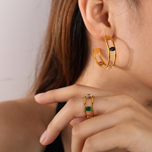 แหวนสแตนเลสสตีล 316L ชุบทอง 14k 18k PVD ไม่ลอก ไม่ดำ ประดับเพชรซิร์คอน สำหรับผู้หญิง รับผลิตตามสั่ง ขายส่ง - Product Image 2