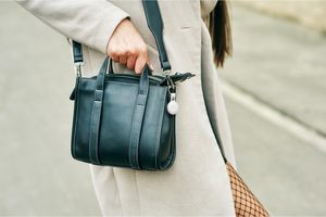 Étui en cuir MiLi MiTag Duo pour traceur MiTag avec porte-clés pour localisateur compatible iOS/Android - Noir, double <span class=keywords><strong>AirTag</strong></span> certifié MFi et Google - Product Image 4