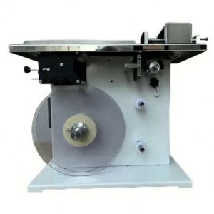 Machine d'étiquetage automatique à angle droit pour la fermeture de cartons rectangulaires, applicateur d'autocollants d'angle à 90 degrés, équipement d'emballage - Product Image 1