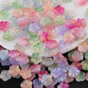 Cuentas de vidrio con forma de flor de cerezo en 3D con degradado de colores para la fabricación de joyas, colores aleatorios, cristal de lampwork. - Product Image 1