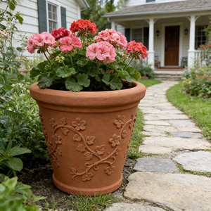 Maceta de Resina con Diseño de Enredaderas en Color Rojo, Pintada a Mano, Estilo Americano Campestre, para Jardín o Paisaje - Product Image 1